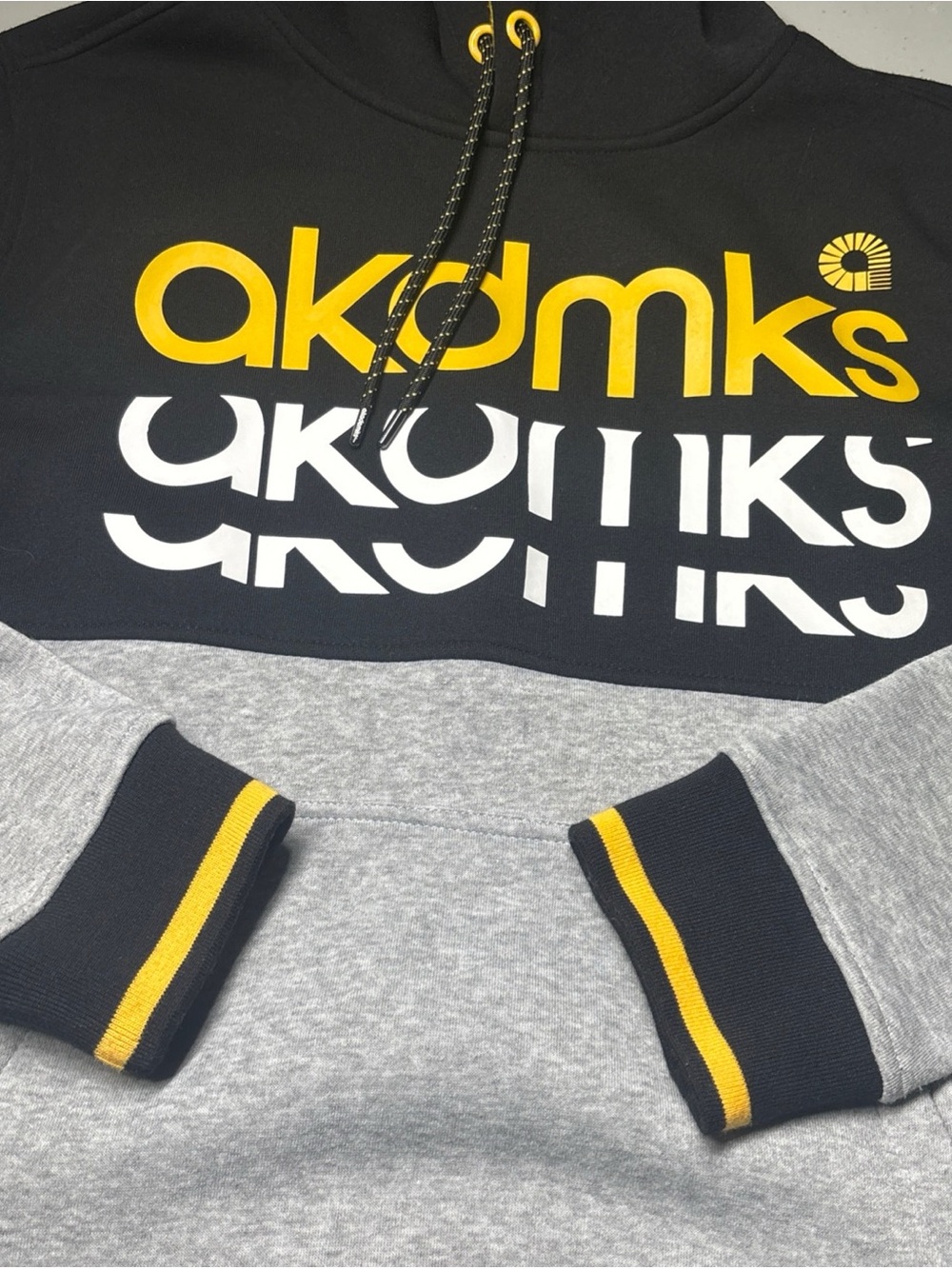 Akademiks Men's M Black Grey Yellow Colorblock Hoodie Pullover Sweatshirt